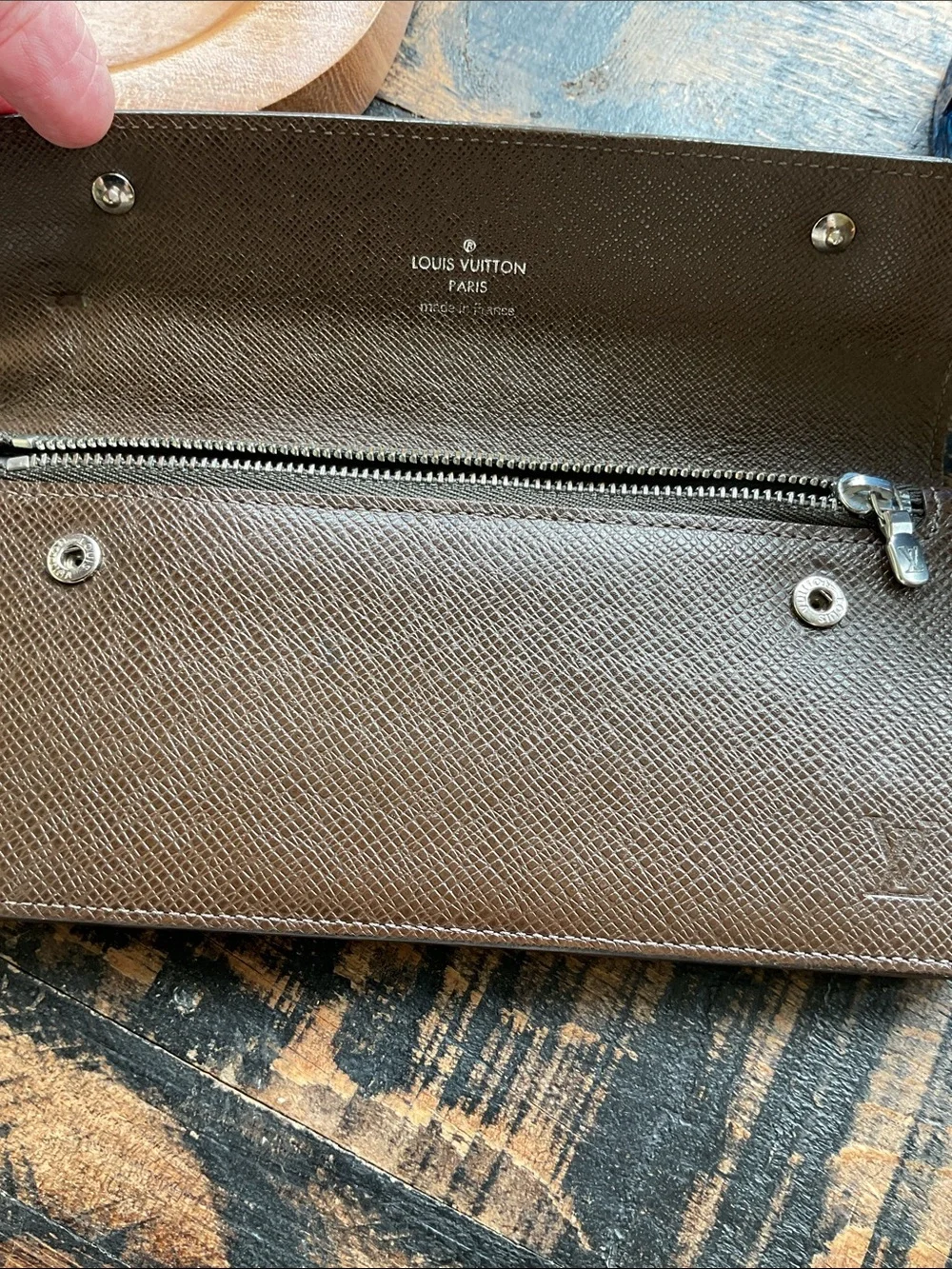 Louis Vuitton brown Taiga leather accordion wallet
